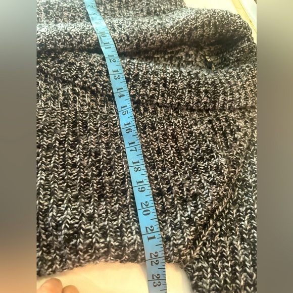 Brand: Express, black/white knitted sweater, size: L - Picture 8 of 10